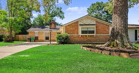 Photo of 2714 Longleaf Pines Drive, Houston, TX 77339 (MLS # 83997702)