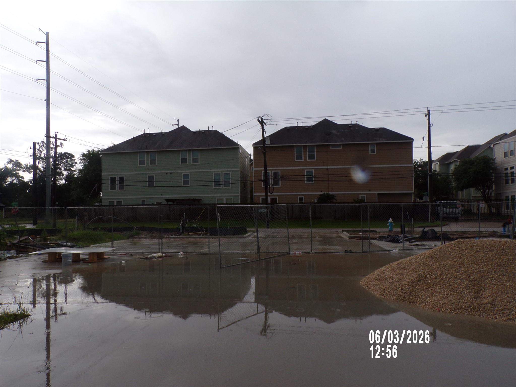 3238A,3238B Creekmont Dr