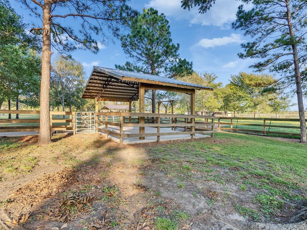 Photo of 1010 Kilgore Road, Baytown, TX 77520 (MLS # 73671466)