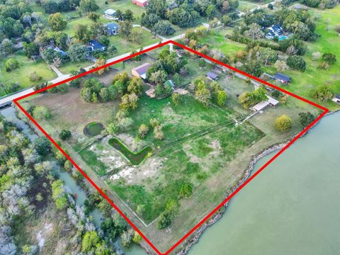 Photo of 1010 Kilgore Road, Baytown, TX 77520 (MLS # 73671466)