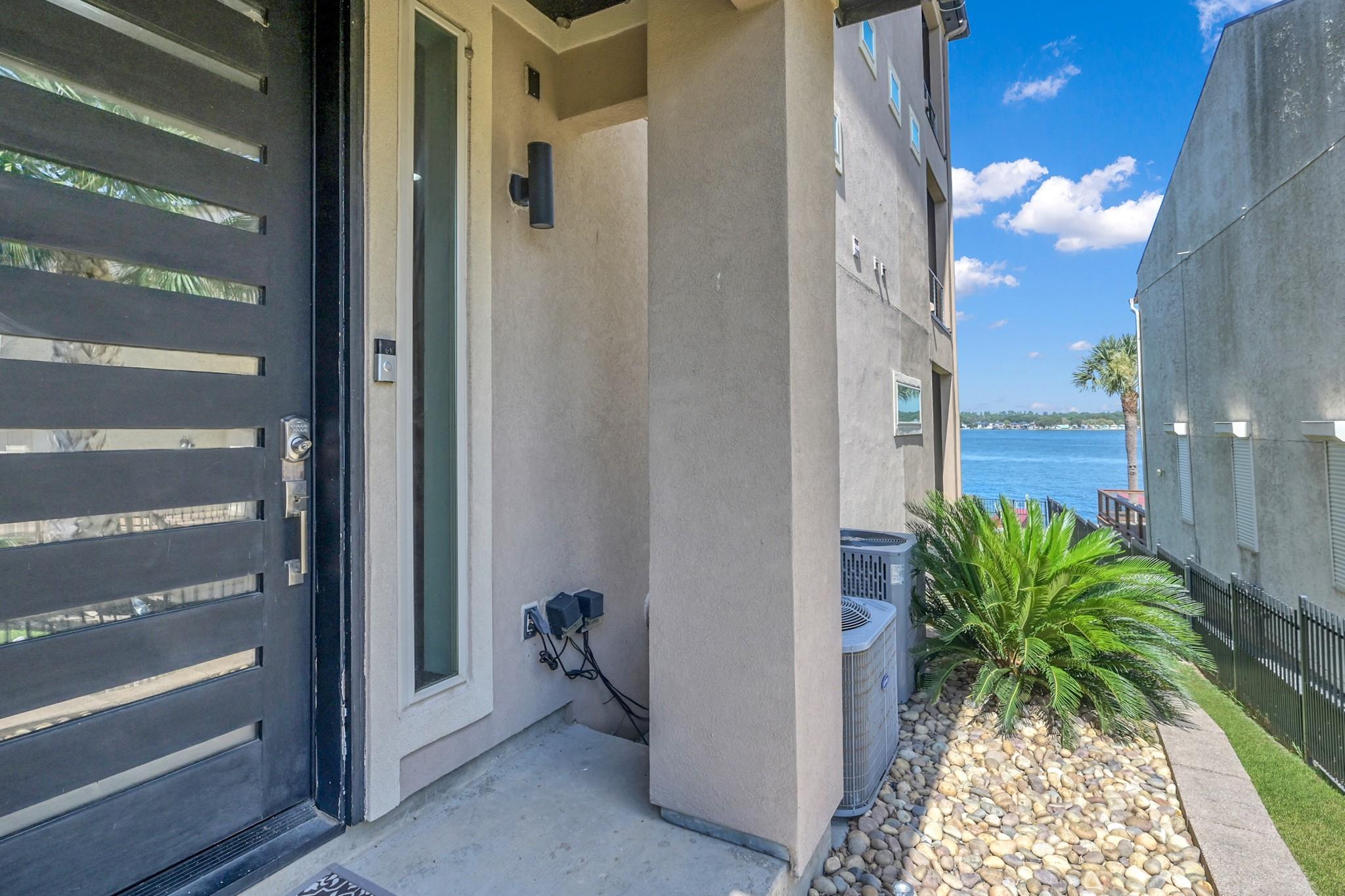 828 Lake View Drive