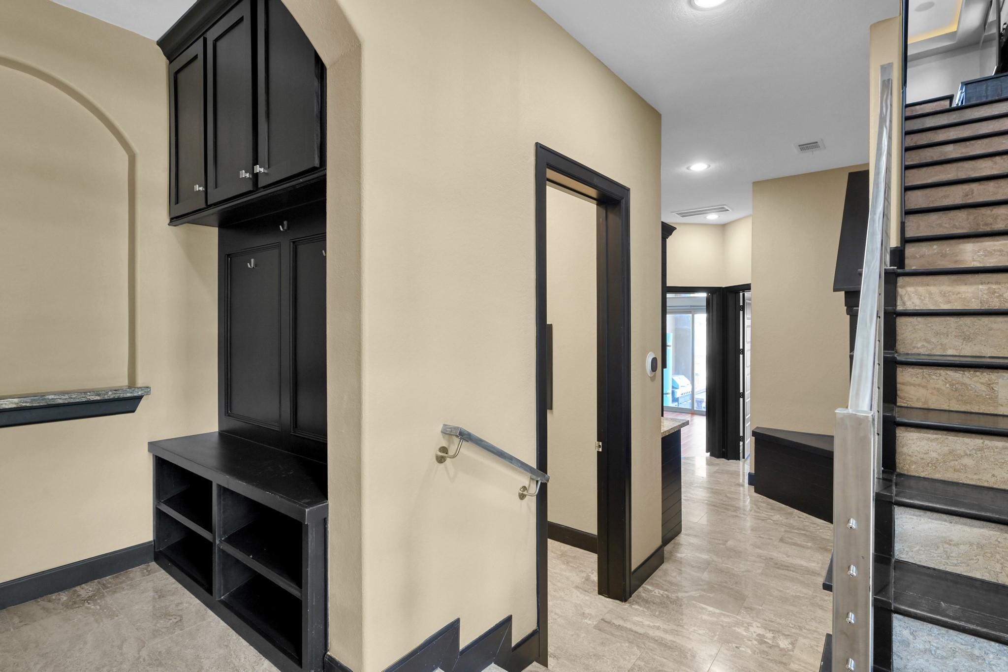 828 Lake View Drive