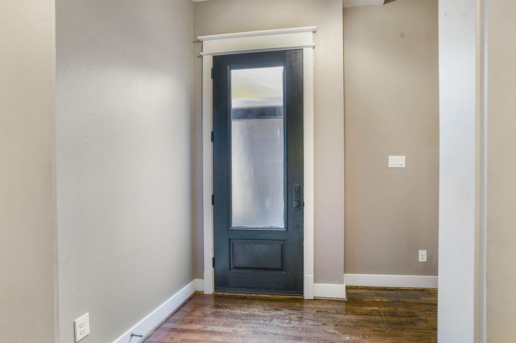 Photo of 508 W Polk Street, Houston, TX 77019 (MLS # 64967665)