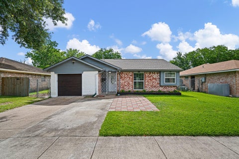 Photo of 11806 Murr Way, Houston, TX 77048 (MLS # 95484137)
