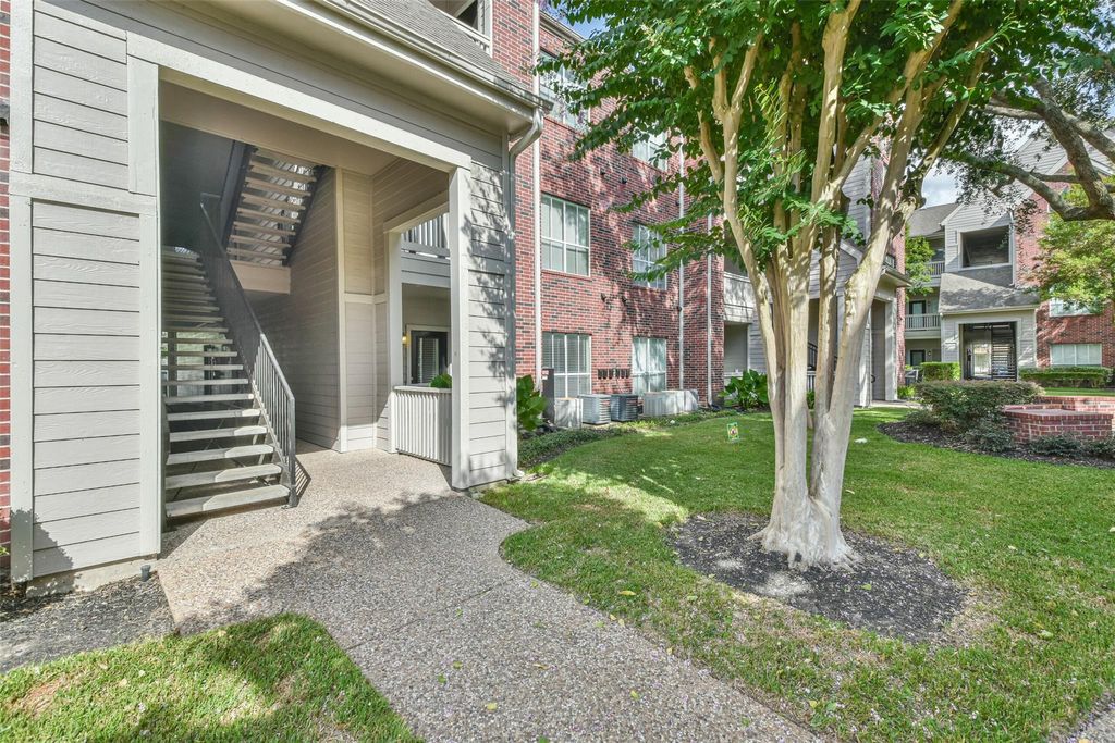 Photo of 1330 Old Spanish Trail #4310, Houston, TX 77054 (MLS # 72343745)