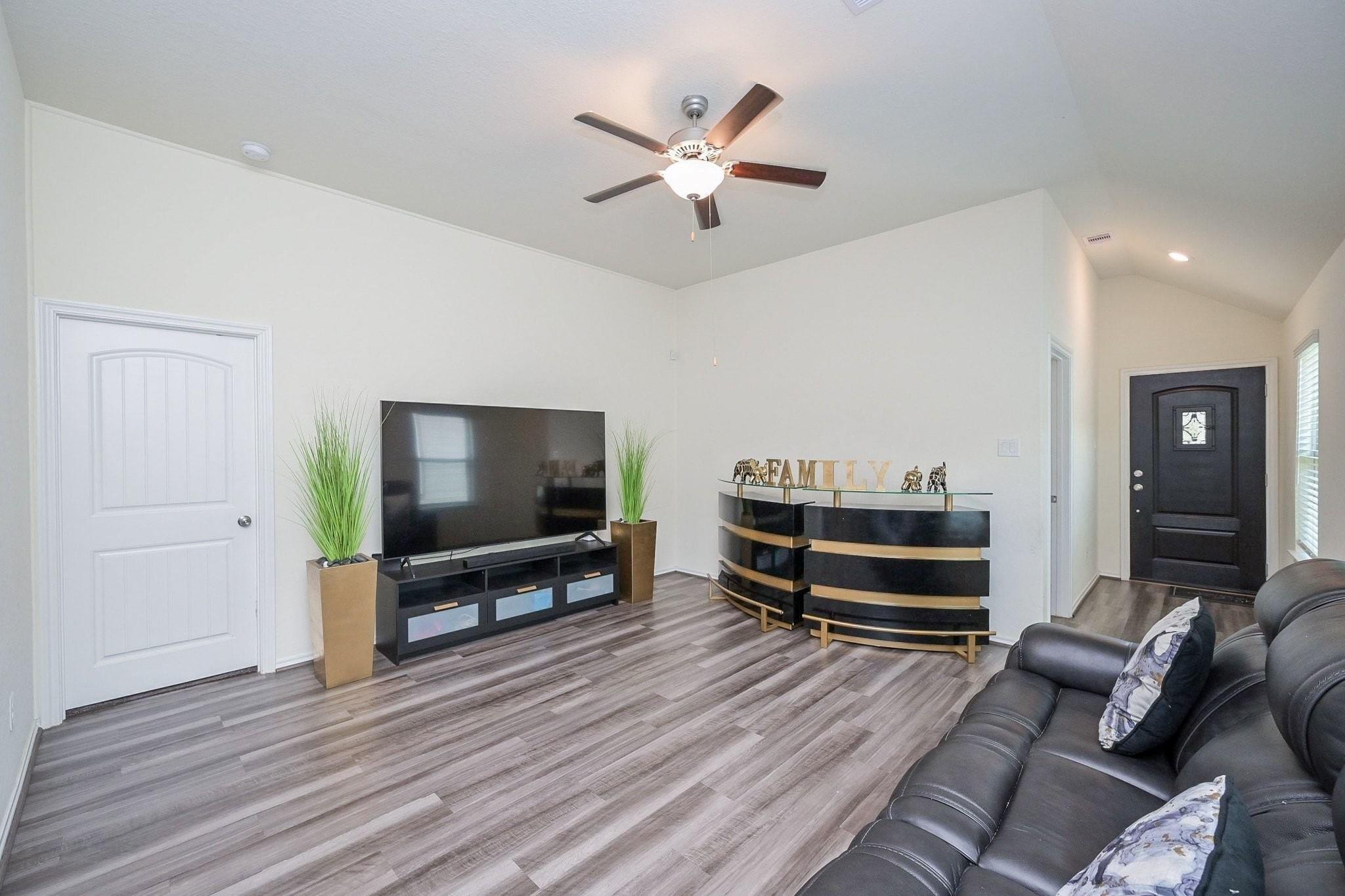 25702 Royal Catchfly Road