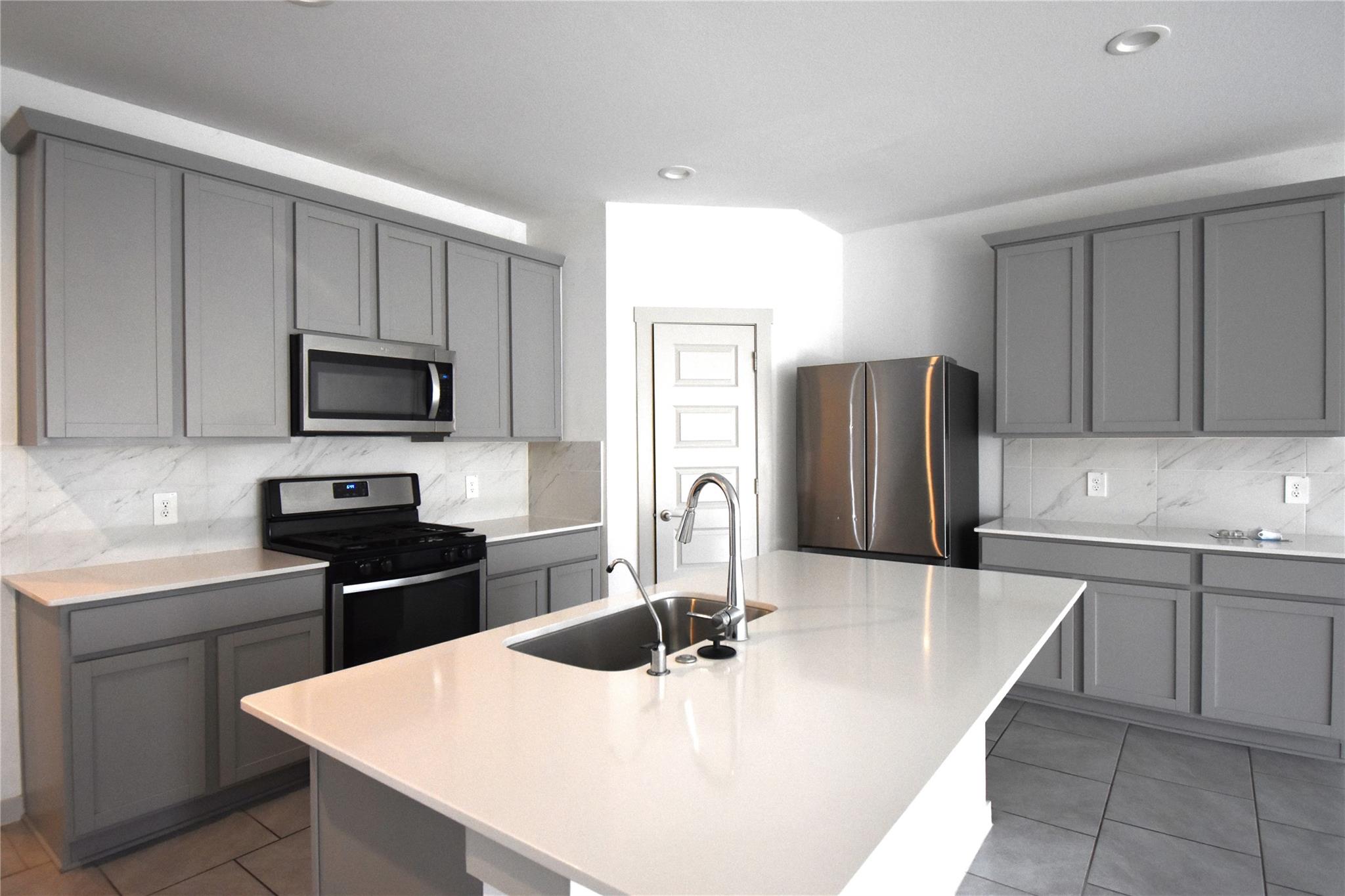 29407 Pikes Peak Drive