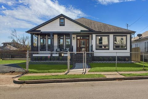 Photo of 206 North Street, Houston, TX 77009 (MLS # 83311627)