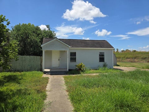 Photo of 1523 N Avenue F, Freeport, TX 77541 (MLS # 4797871)