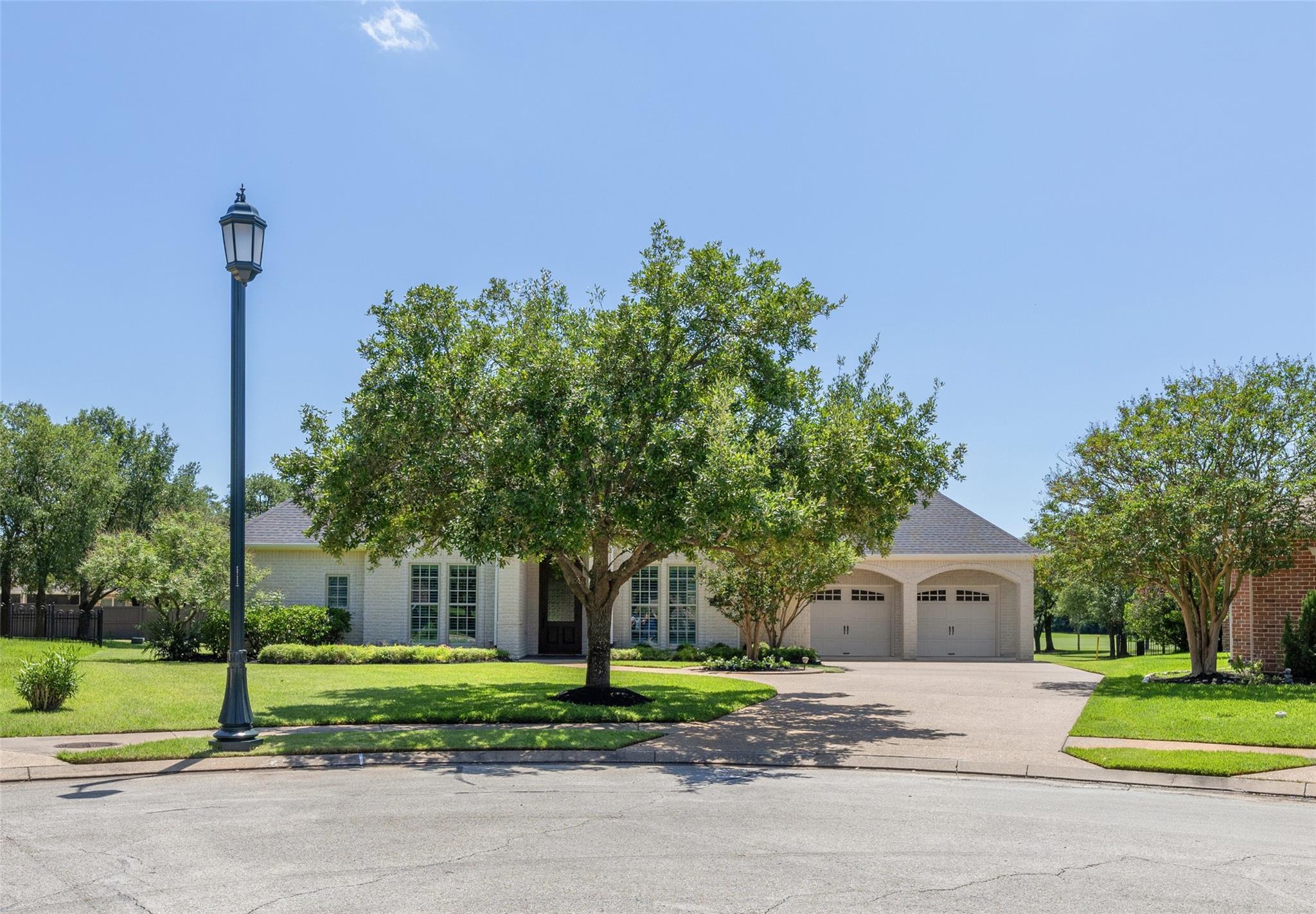 4301 Willowick Drive