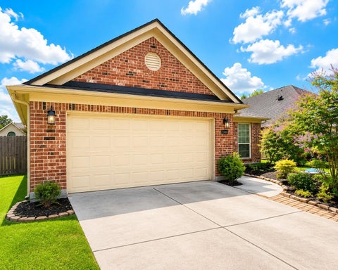Photo of 15819 Magnolia Shores Lane, Houston, TX 77044 (MLS # 28183712)