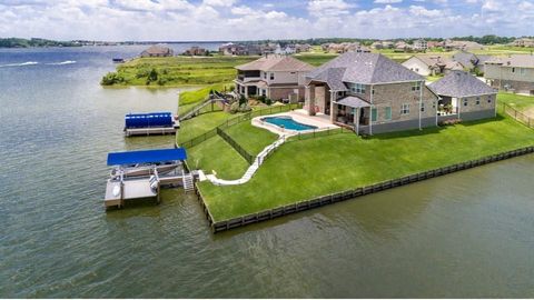 10696 S Lake Mist Lane Willis TX 77318