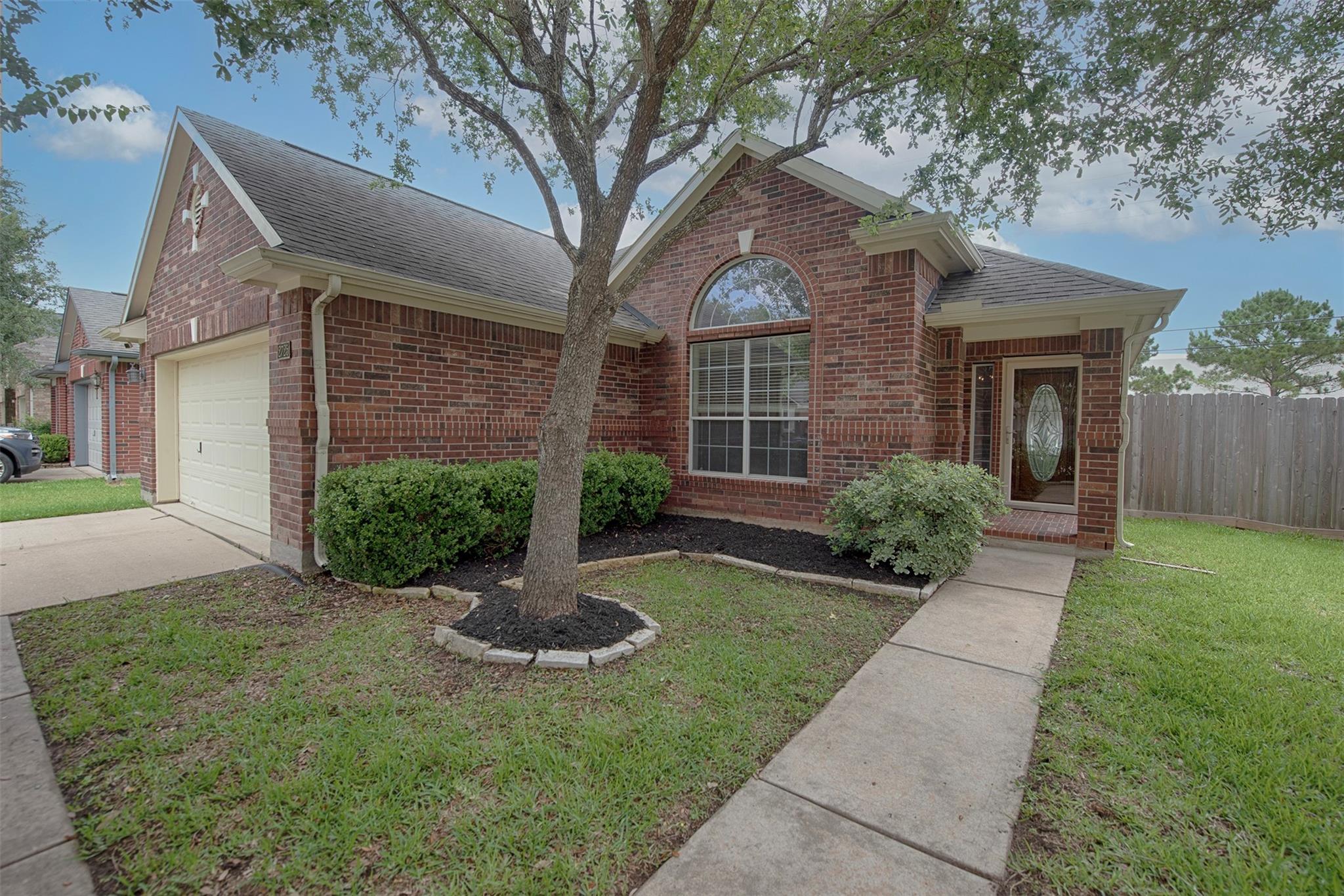 2725 Hidden Landing Drive