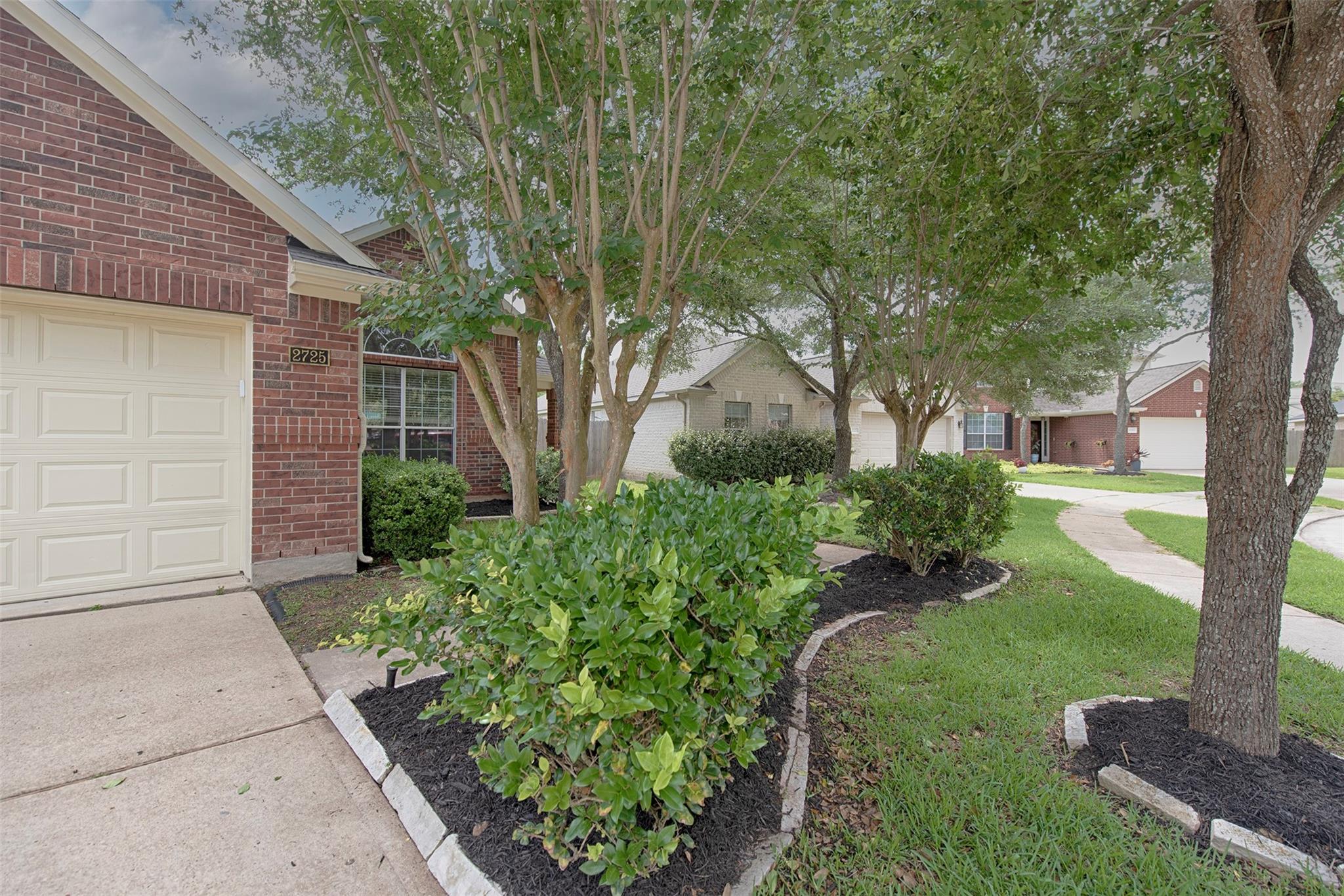 2725 Hidden Landing Drive
