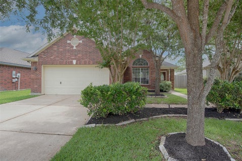 Photo of 2725 Hidden Landing Drive, Pearland, TX 77584 (MLS # 66653686)