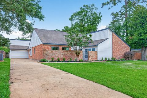 Photo of 3606 Highfalls Drive, Houston, TX 77068 (MLS # 98099481)