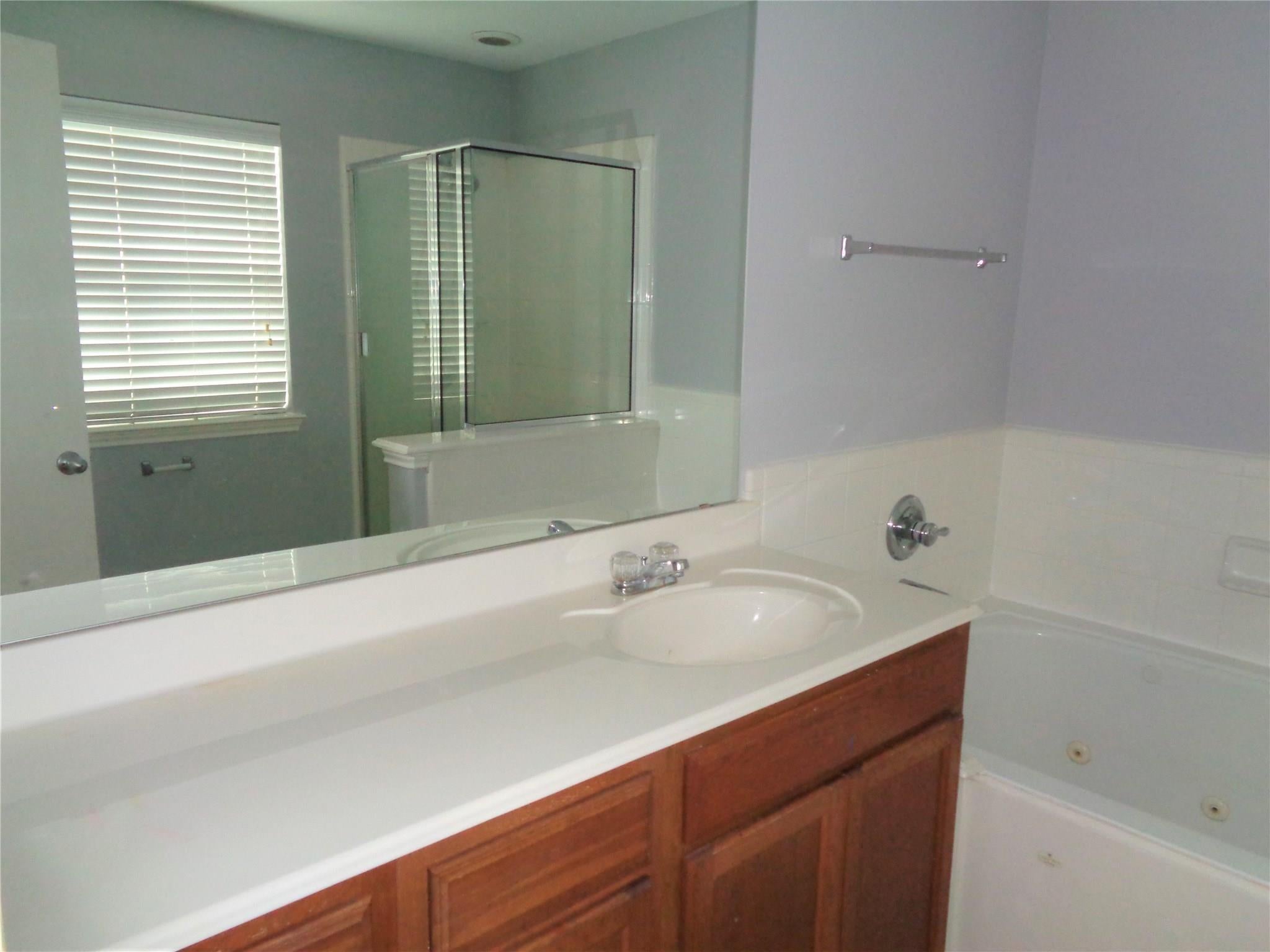 8122 Montague Manor Lane