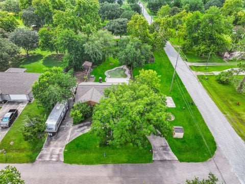 Photo of 3827 Shady Drive, Santa Fe, TX 77517 (MLS # 21189898)