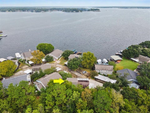 Photo of 96 Lakeview Village, Conroe, TX 77356 (MLS # 33200361)