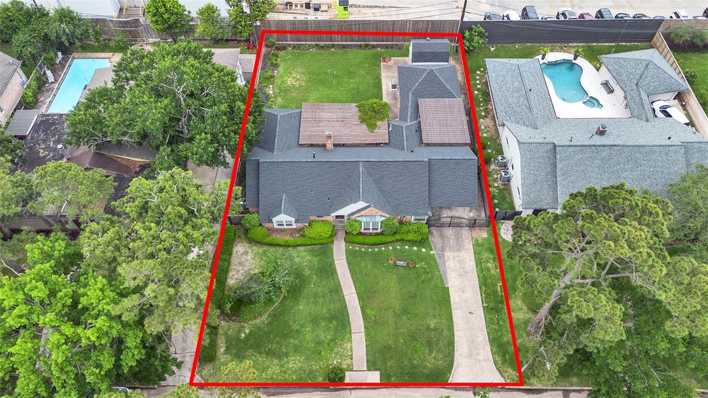 Photo of 12527 Boheme Drive, Houston, TX 77024 (MLS # 7402441)