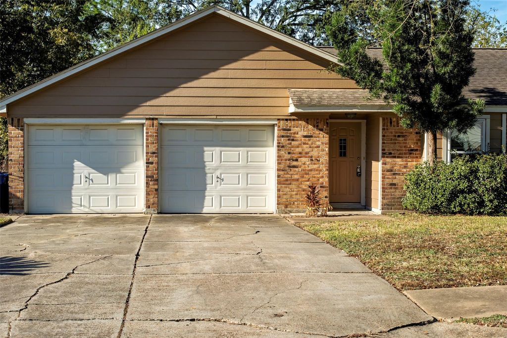 Photo of 408 Travis Street, Webster, TX 77598 (MLS # 55612065)