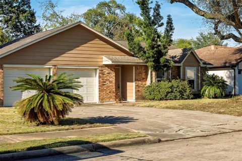 408 Travis Street Webster TX 77598