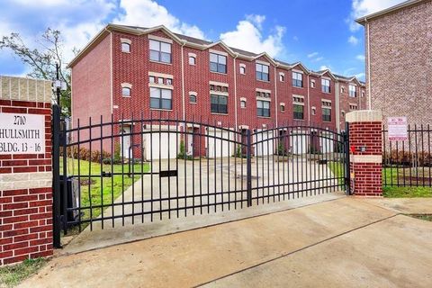 Photo of 2710 Hullsmith Drive #1502, Houston, TX 77063 (MLS # 18225078)