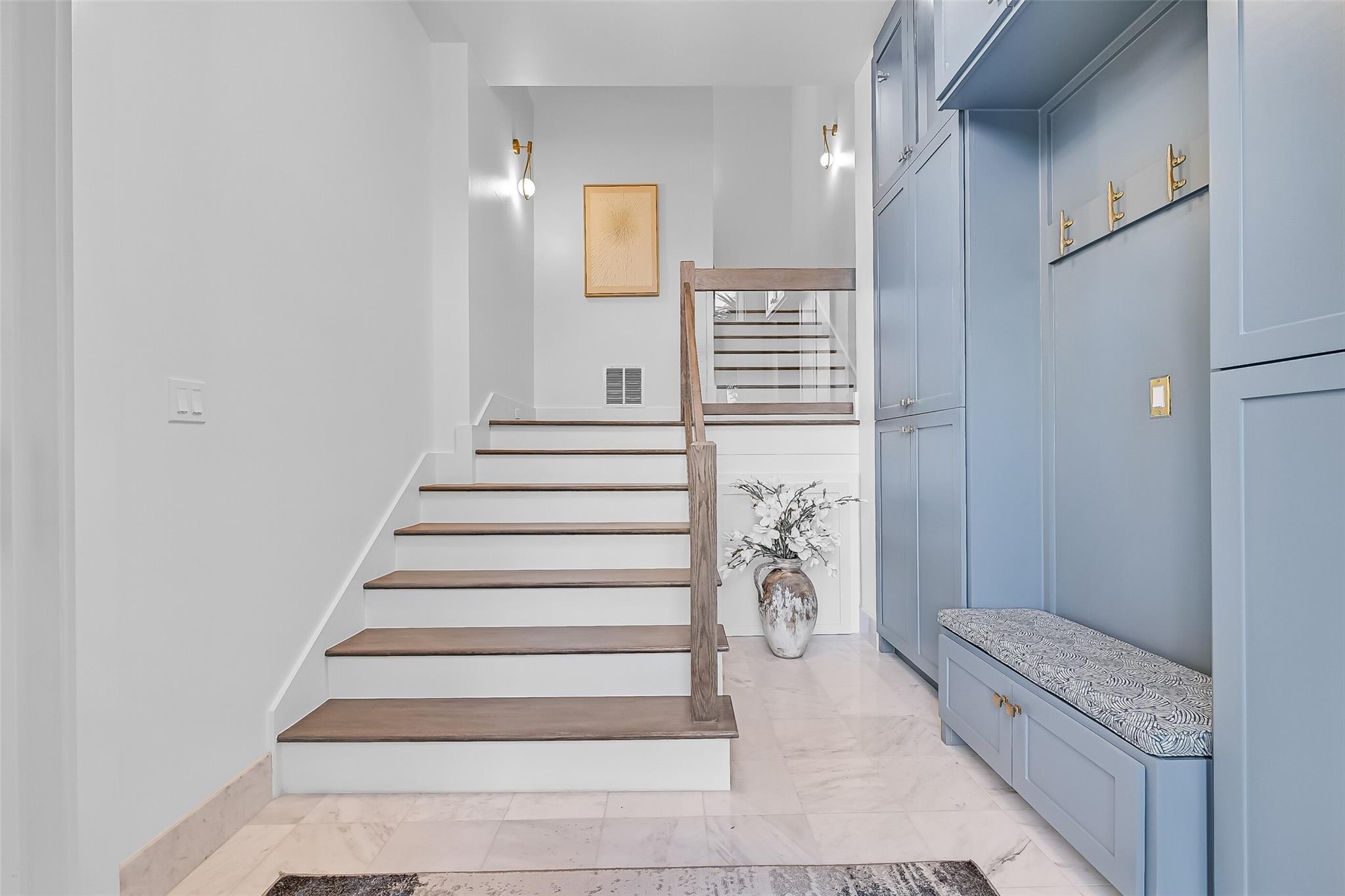 3430 Treasure Circle