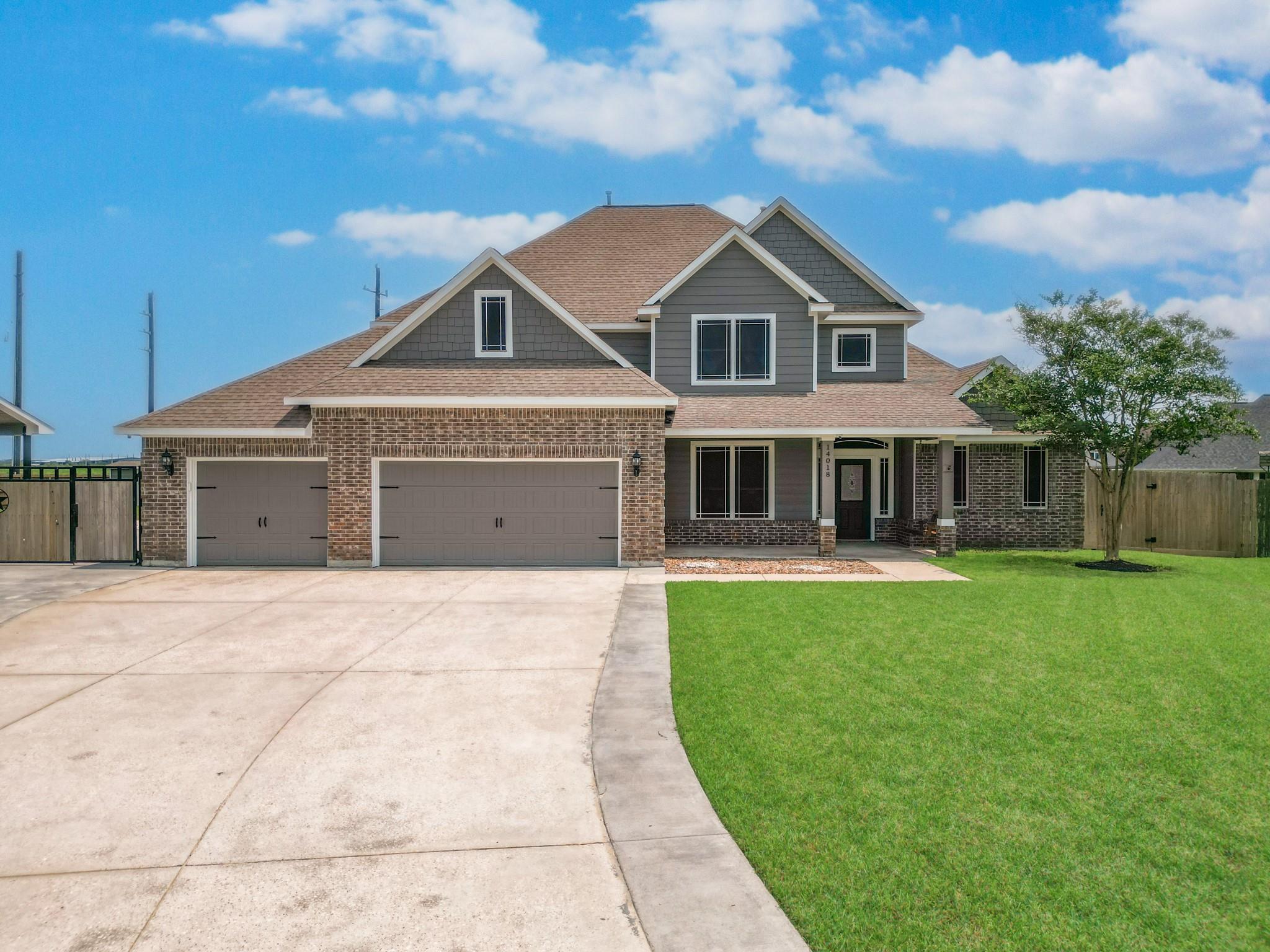 14018 Hawthorne Circle