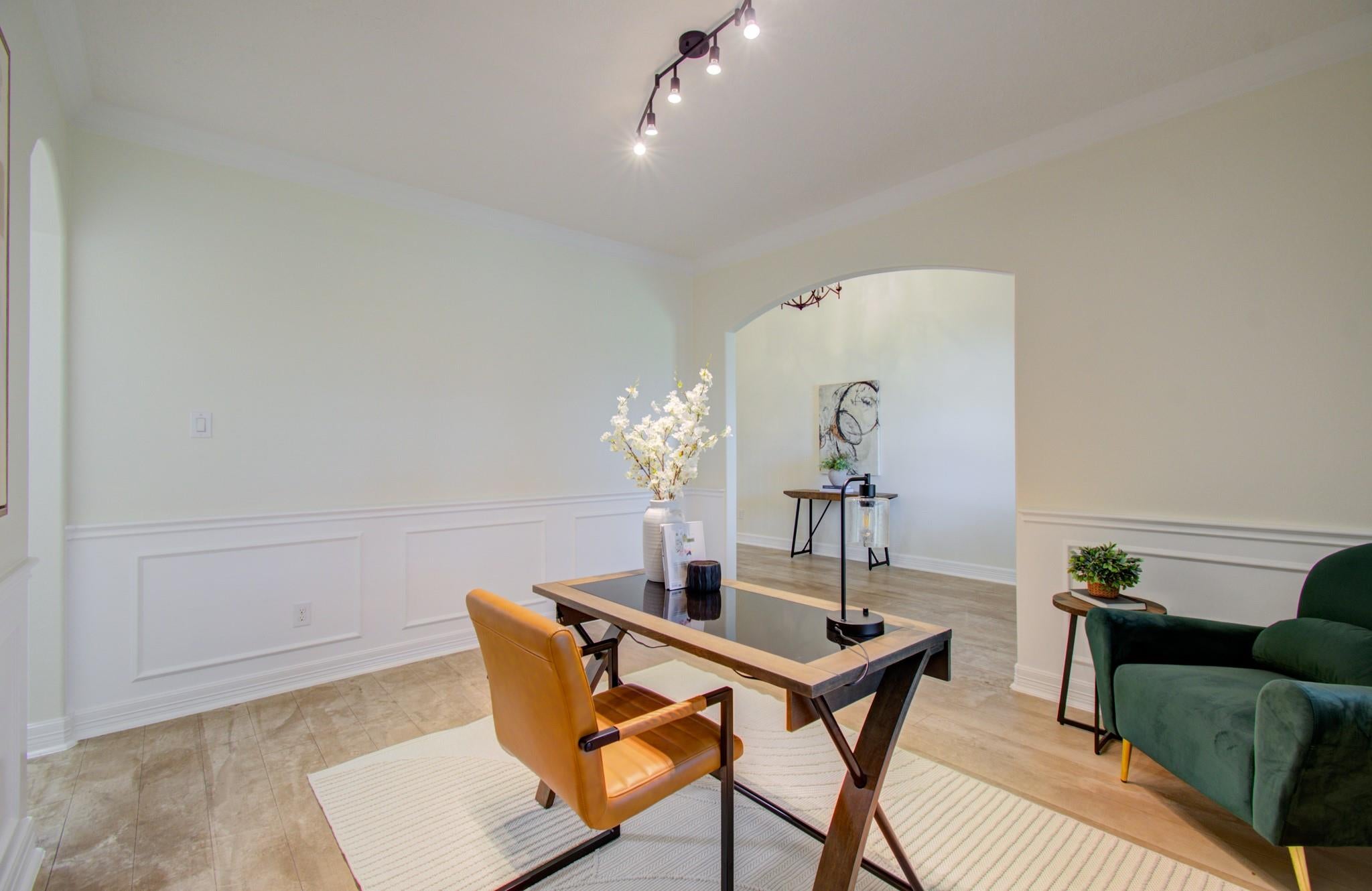 14018 Hawthorne Circle