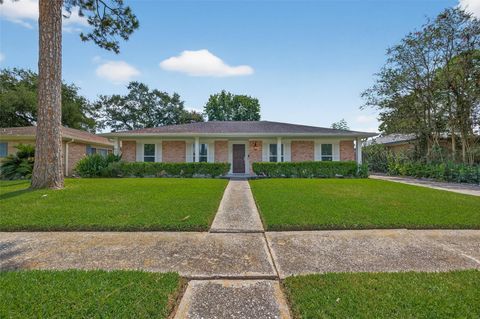 Photo of 9327 Meadowcroft Drive, Houston, TX 77063 (MLS # 18159584) Photo of 9327 Meadowcroft Drive, Houston, TX 77063 (MLS # 18159584)