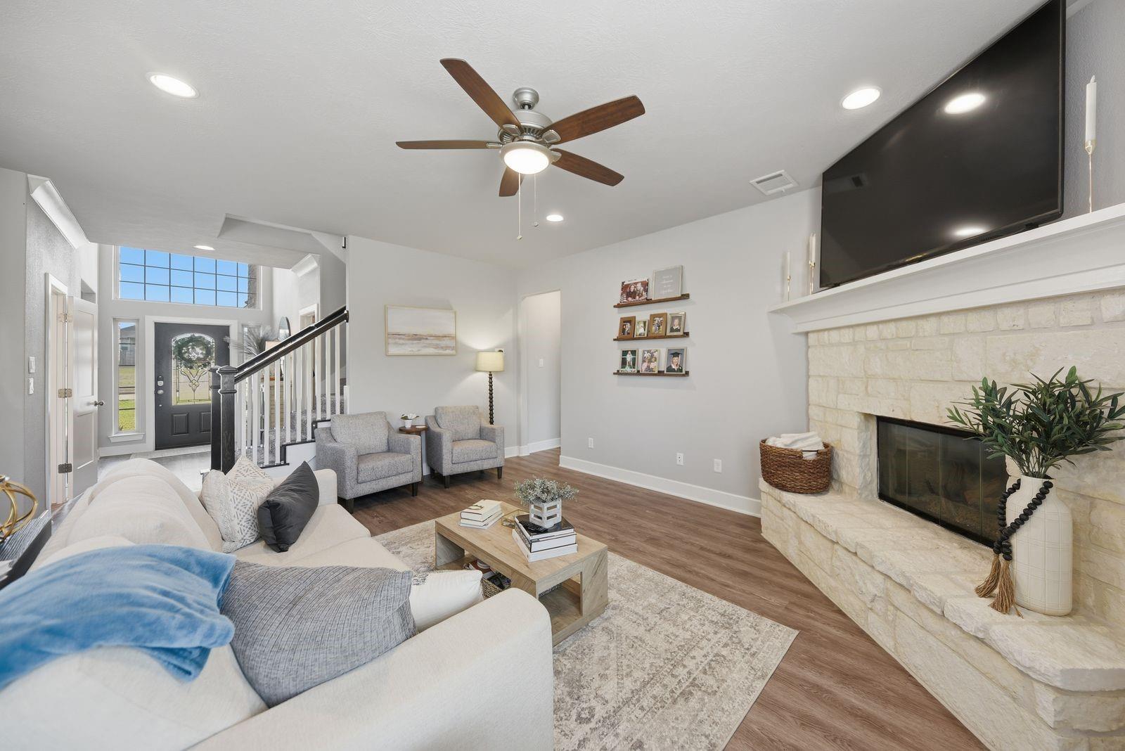 1702 Twin Oaks Circle