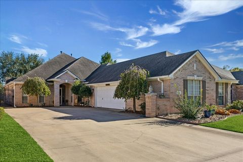 Photo of 924 Eagle Lake Road, Sealy, TX 77474 (MLS # 98644214)