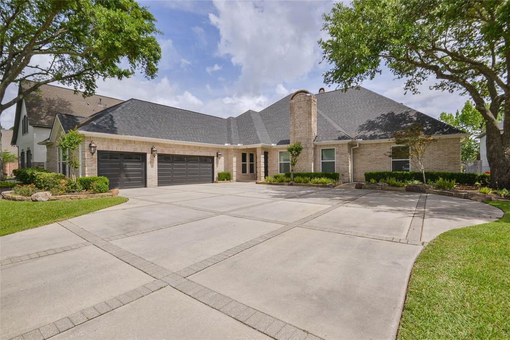 Photo of 7815 Lake Mist Court, Houston, TX 77346 (MLS # 50846196)
