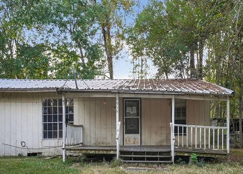 Photo of 4939 Rash Lane, Orange, TX 77632 (MLS # 56946469)