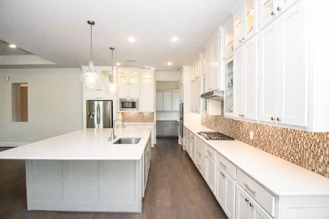 Tiny photo for 604 Castlewood Cove Lane, Pinehurst, TX 77362 (MLS # 41733427)
