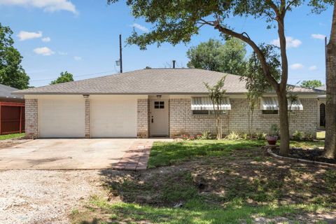 Photo of 11030 Hayslip Lane, Houston, TX 77041 (MLS # 63186780)