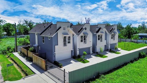 Photo of 1053 Glenn Avenue, Houston, TX 77088 (MLS # 85661467)