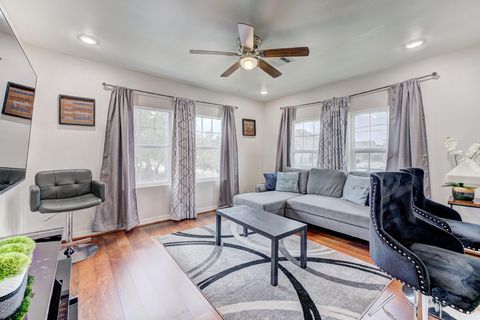 Photo of 2720 Truxillo Street #3, Houston, TX 77004 (MLS # 78997329)