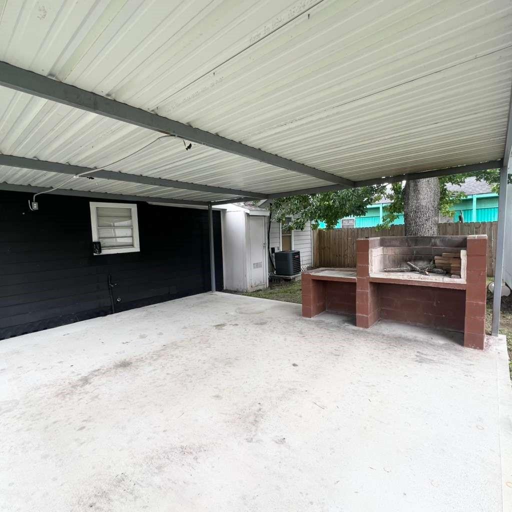 2707 Almendares Avenue