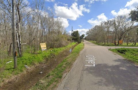 Photo of 0 Penguin Lane, Holiday Lakes, TX 77515 (MLS # 71781786)