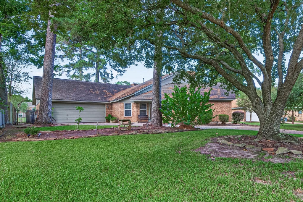 Photo of 20339 Atascocita Shores Drive, Humble, TX 77346 (MLS # 67380772)