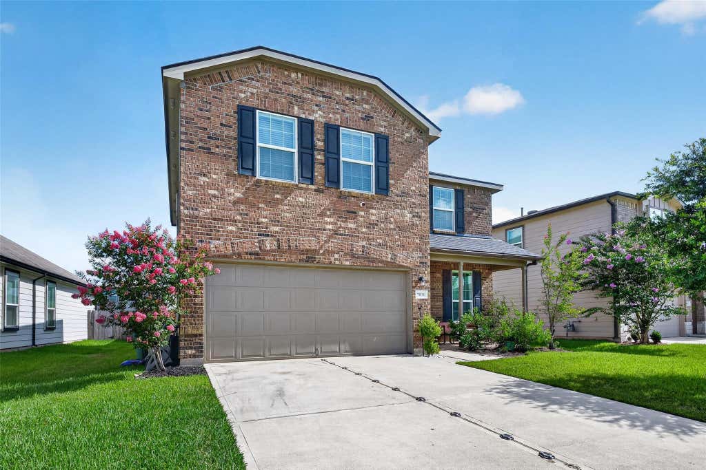Photo of 7031 Hobby Wind Ridge Drive, Houston, TX 77075 (MLS # 73052919)