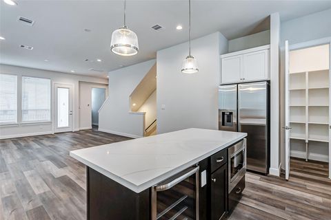 Photo of 2710 Grand Fountains Drive #C, Houston, TX 77054 (MLS # 4943515)
