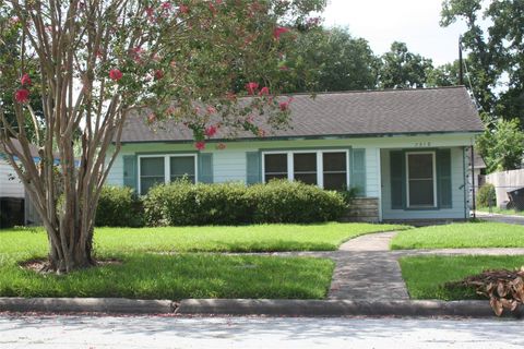 Homes For Rent - 7518 El Rancho Street<br/> Houston, TX 77087