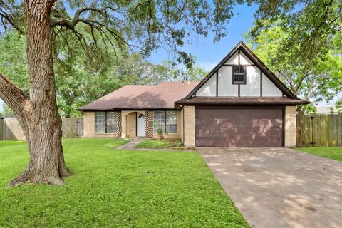 Photo of 2220 Spruce Drive, Rosenberg, TX 77471 (MLS # 35725931)