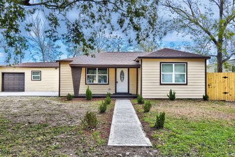 Photo of 3611 Cedar Street, Damon, TX 77430 (MLS # 75139541)