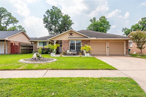Photo of 2712 Blueberry Lane, Pasadena, TX 77502 (MLS # 25194060) Photo of 2712 Blueberry Lane, Pasadena, TX 77502 (MLS # 25194060)