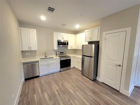 Photo of 1620 Crestdale Drive #2105, Houston, TX 77080 (MLS # 44269672)