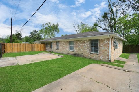 Photo of 8622 Elbert Street #B, Houston, TX 77028 (MLS # 47389888)